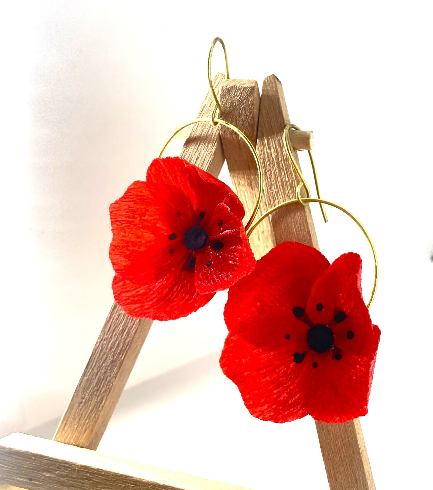 Boucles d'oreilles Coquelicots -Créoles en laiton - Bijoux artisanaux - SAUVAGE.